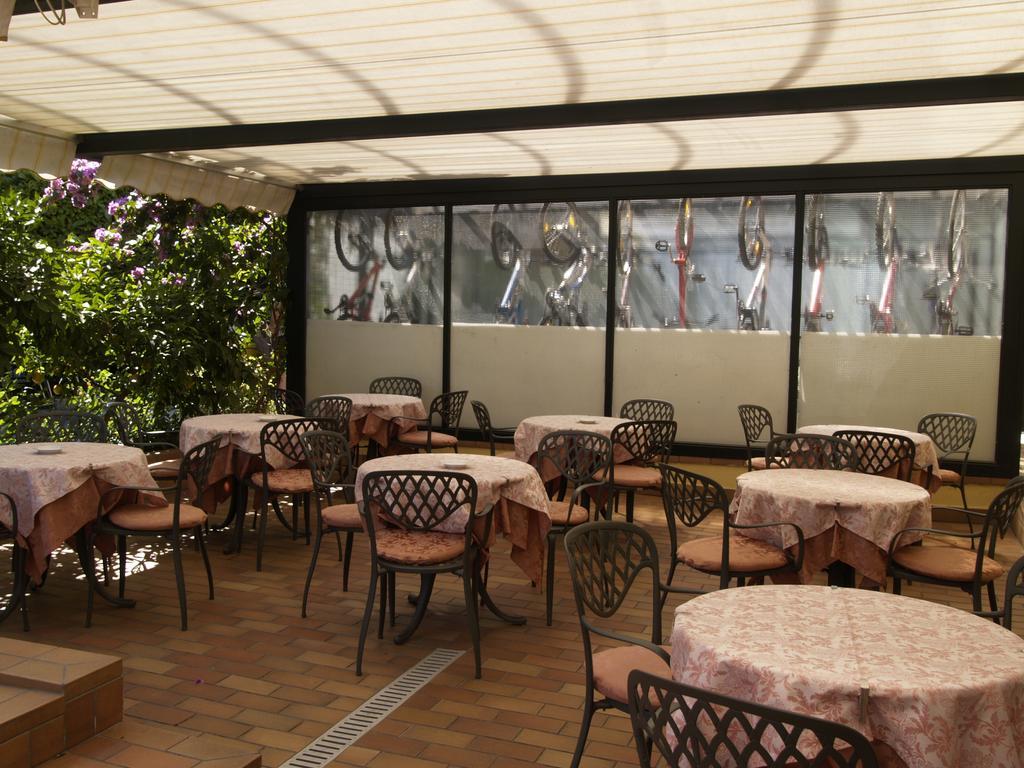 Hotel Miorelli Torbole Sul Garda Exterior photo