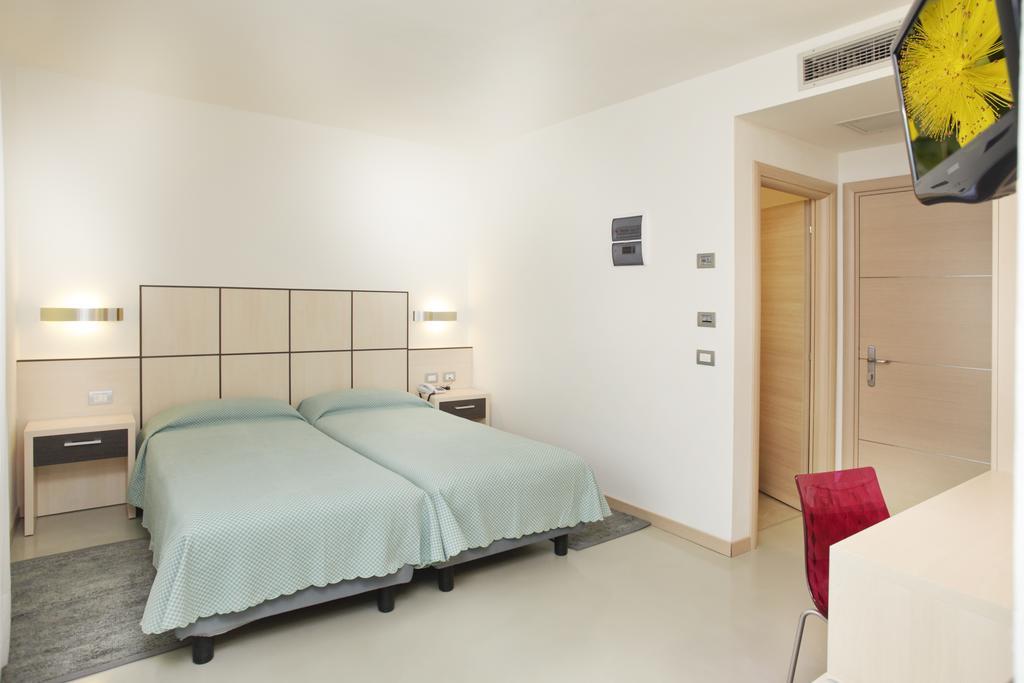 Hotel Miorelli Torbole Sul Garda Exterior photo